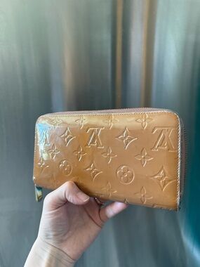 Louis Vuitton Vernis Zip Wallet in Tan Patent